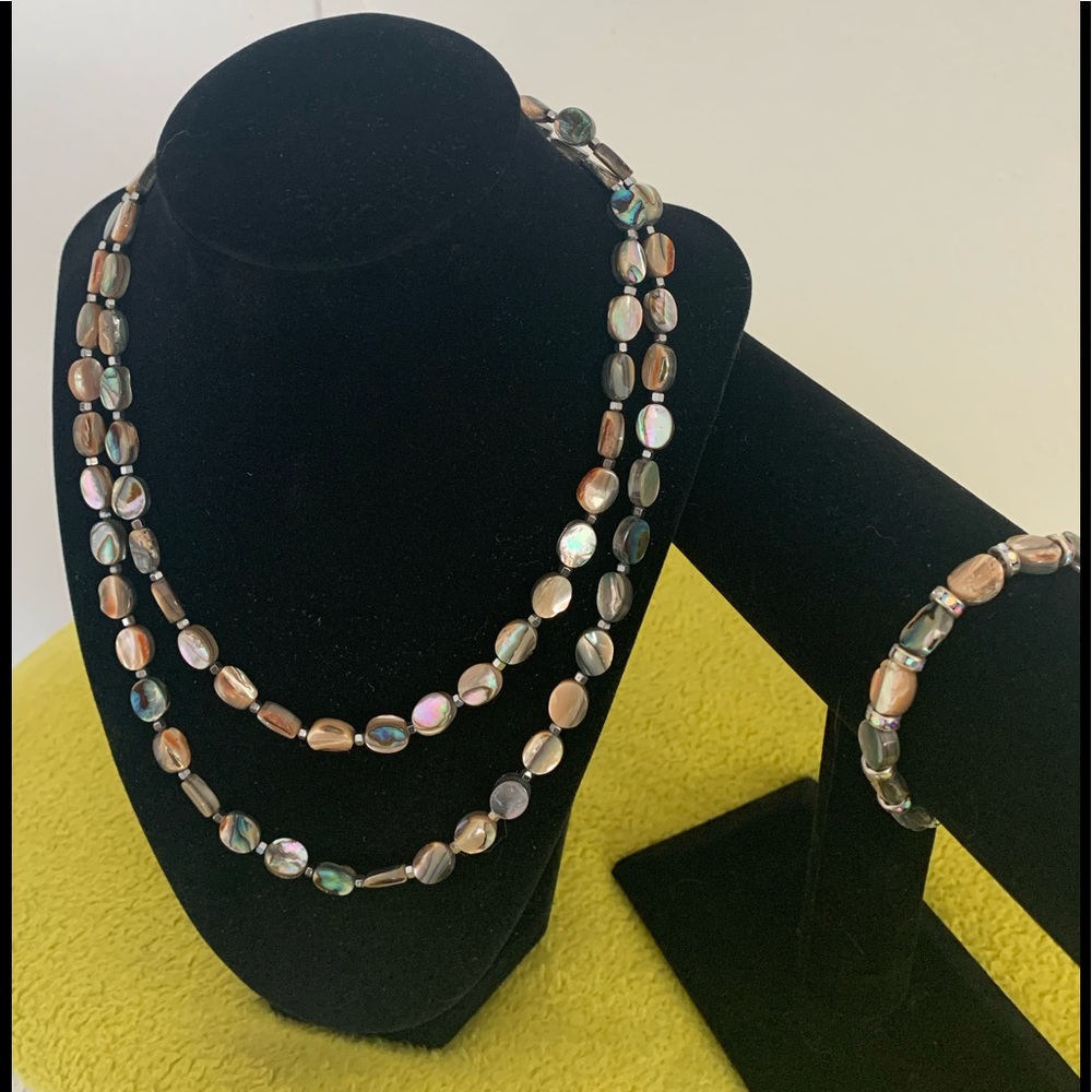 Women’s long necklaces